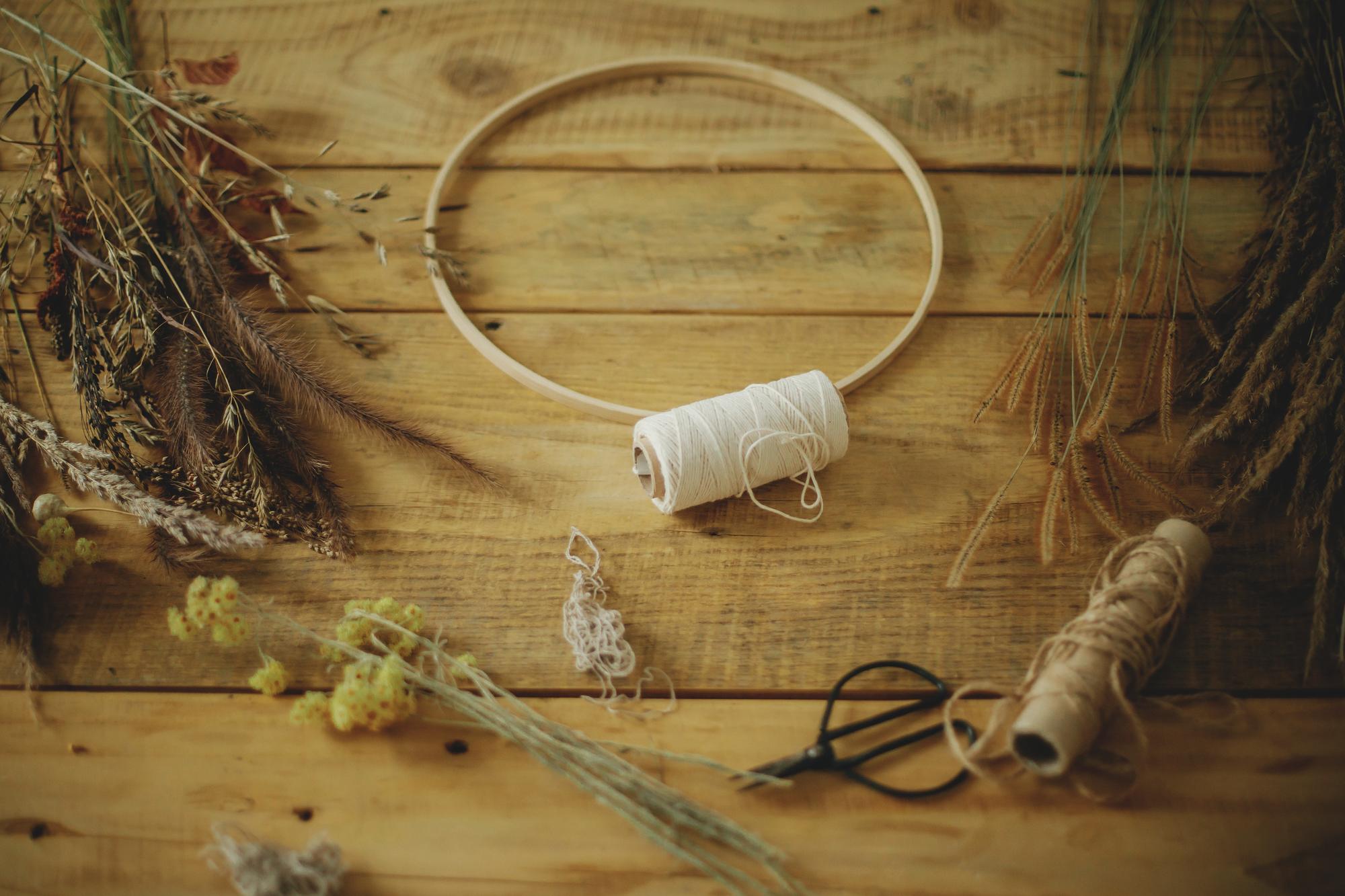 atelier workspace with threads and hoops